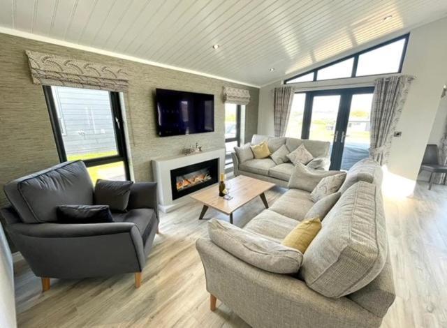 *Luxury Holiday Home With Hot Tub Close To Beach* Penally Exterior photo