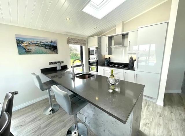 *Luxury Holiday Home With Hot Tub Close To Beach* Penally Exterior photo