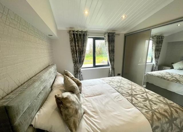 *Luxury Holiday Home With Hot Tub Close To Beach* Penally Exterior photo